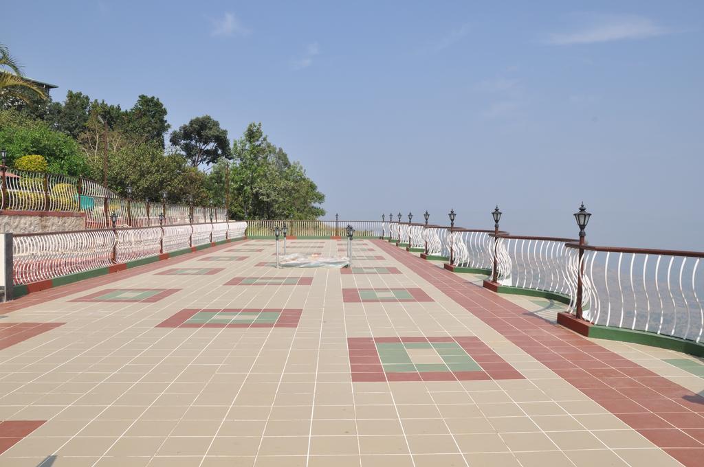 Hôtel Raval Bunglow à Panchgani Extérieur photo